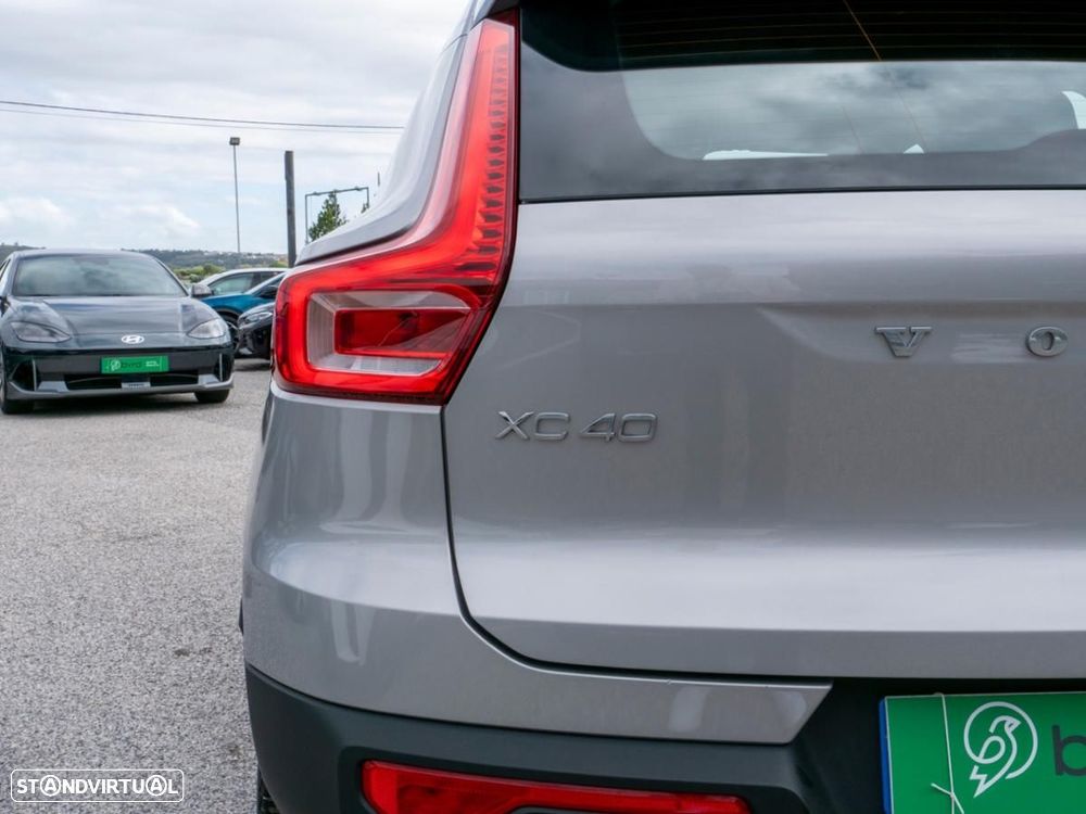 Volvo XC 40 Recharge Core - 13