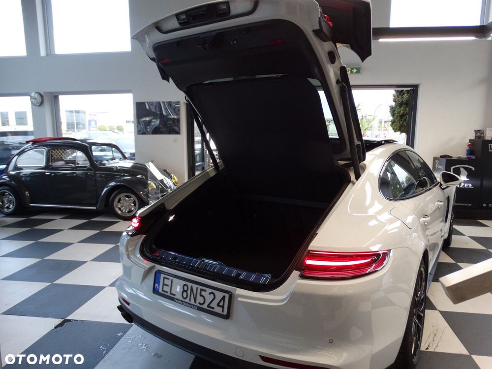 Porsche Panamera - 30