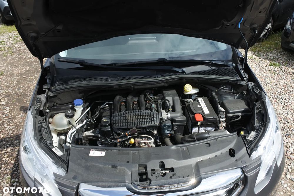 Peugeot 2008 1.2 Pure Tech Style - 28