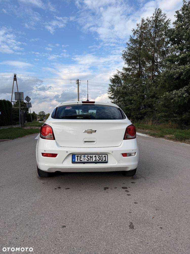 Chevrolet Cruze 1.6 LS - 21