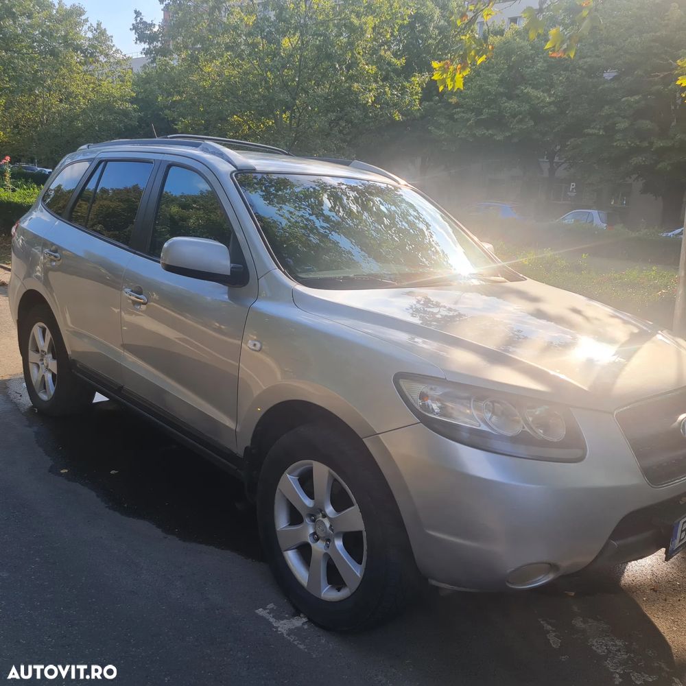Hyundai Santa Fe 2.2 DSL VGT 5 SEATS 2WD MT CLASSIC - 11