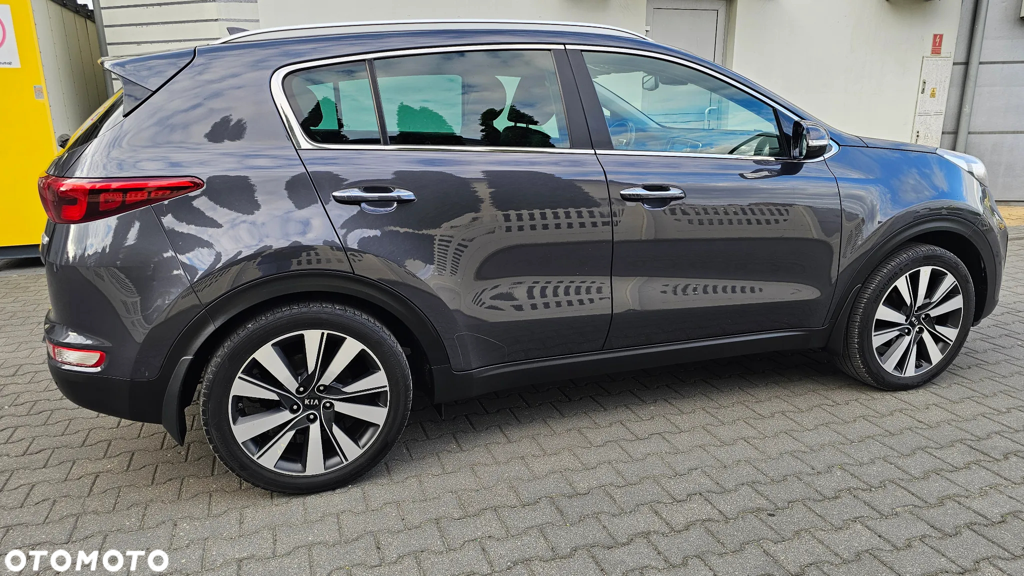 Kia Sportage 1.7 CRDI 2WD Dream-Team Edition - 14