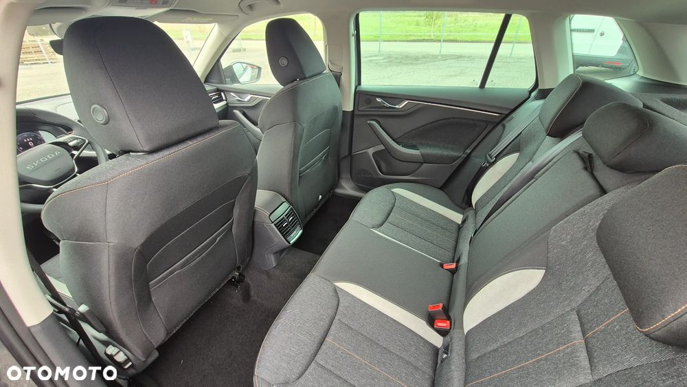 Skoda Kamiq 1.5 TSI Drive DSG - 6