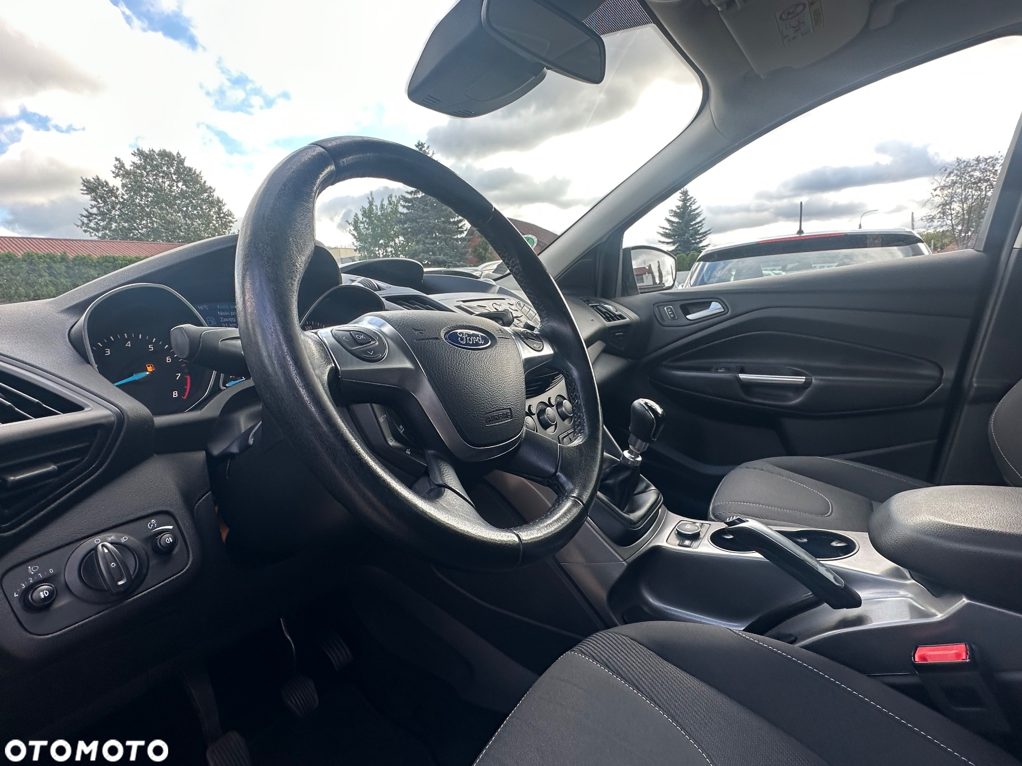 Ford Kuga 1.5 EcoBoost 2x4 Business Edition - 12