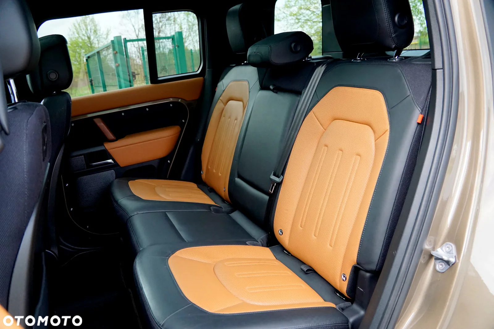 Land Rover Defender 110 P400 X - 21