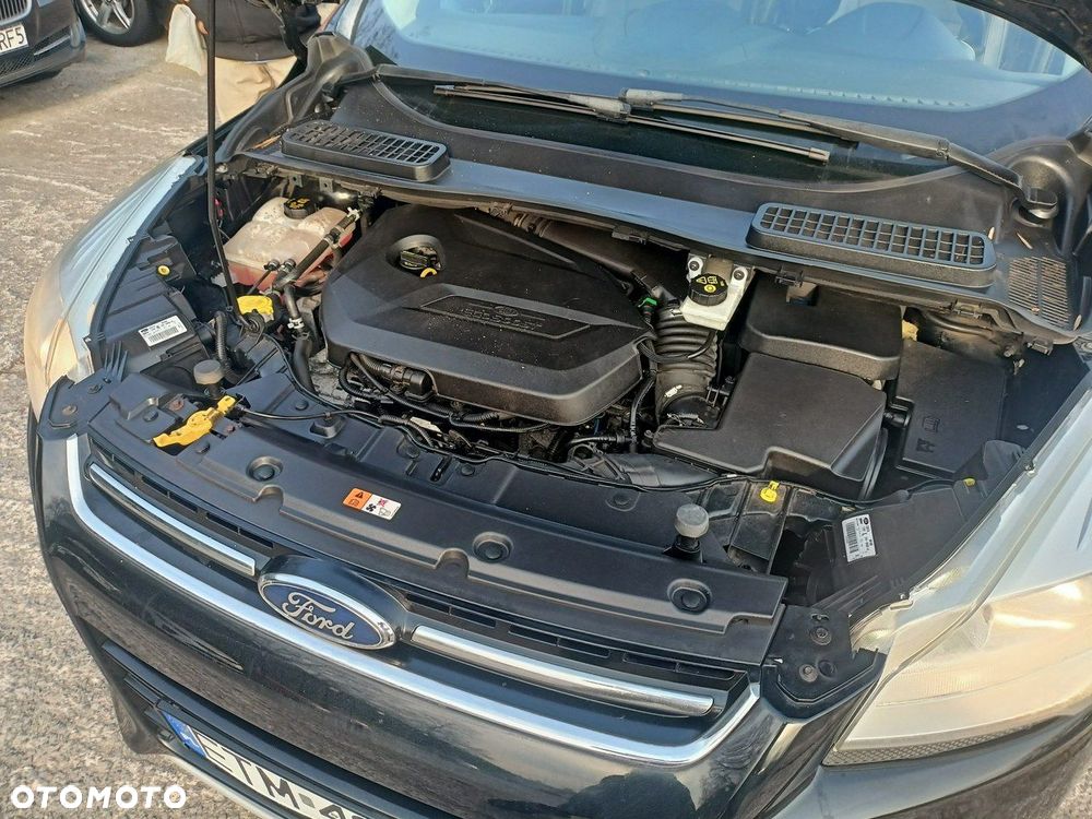 Ford Kuga 1.6 EcoBoost 2x4 Titanium - 39