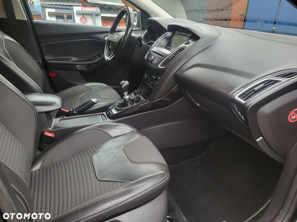 Ford Focus 1.0 EcoBoost Titanium - 18