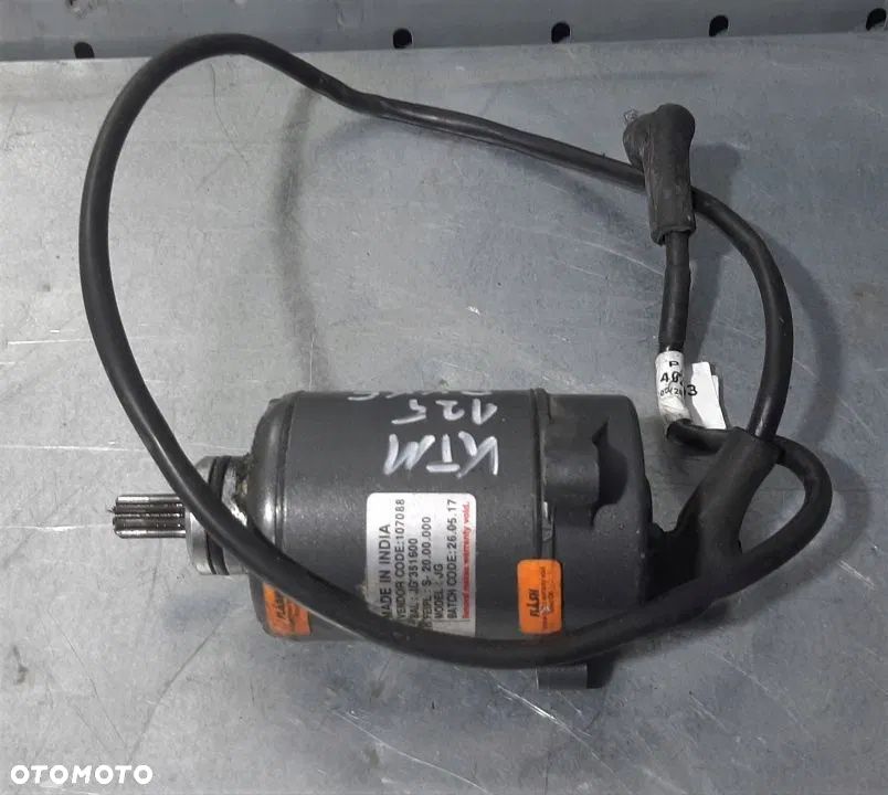 KTM DUKE 125 390 ABS 17r rozrusznik silnika - 1