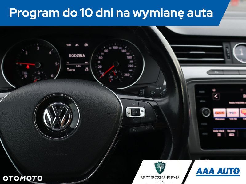 Volkswagen Passat - 19