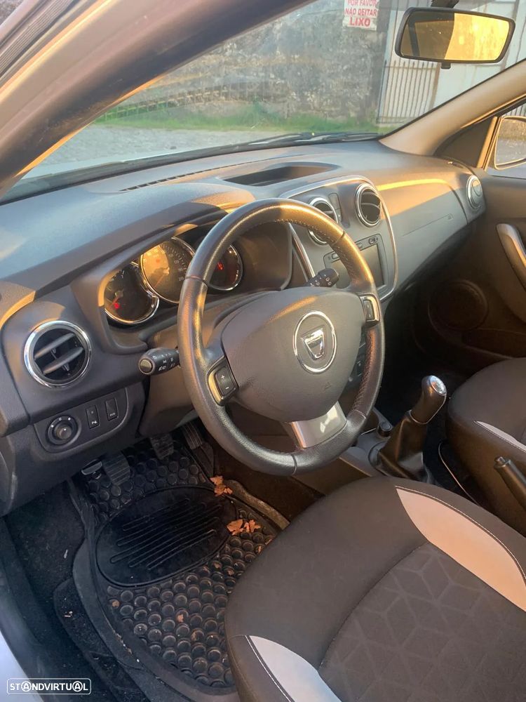 Dacia Sandero 1.5 dCi Stepway - 4