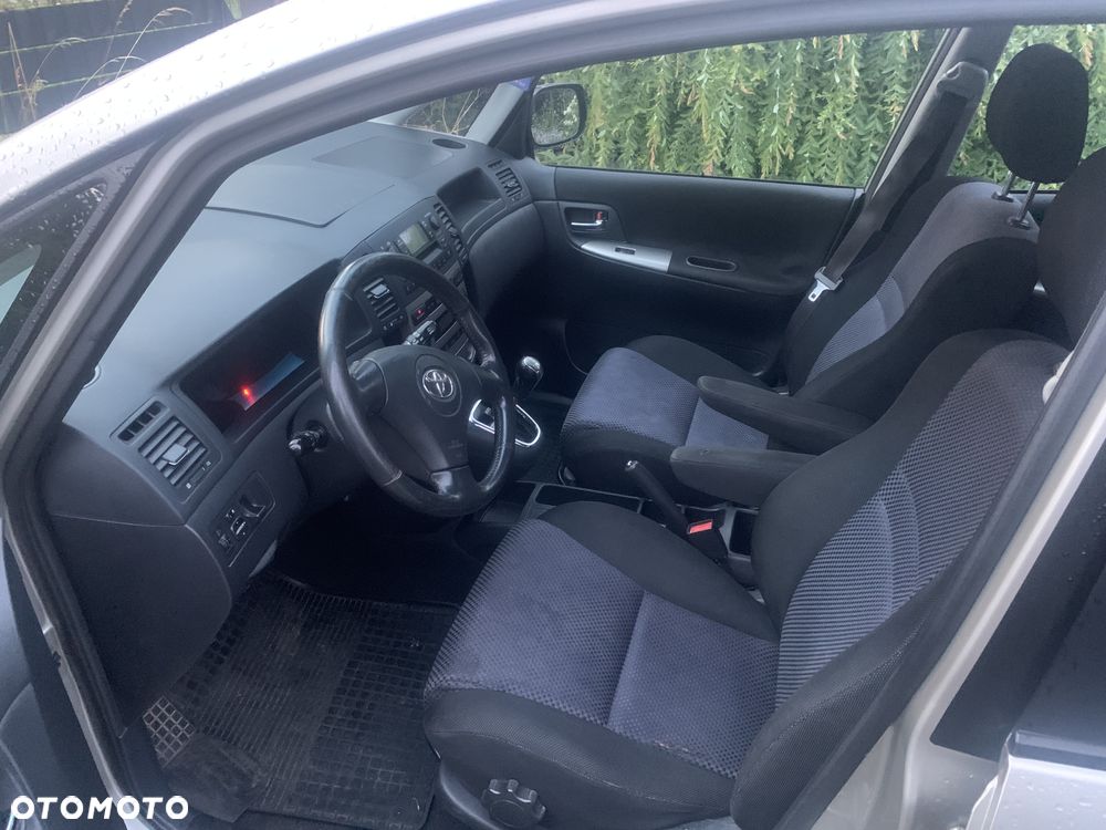 Toyota Corolla Verso 2.0 D-4D Sol - 8