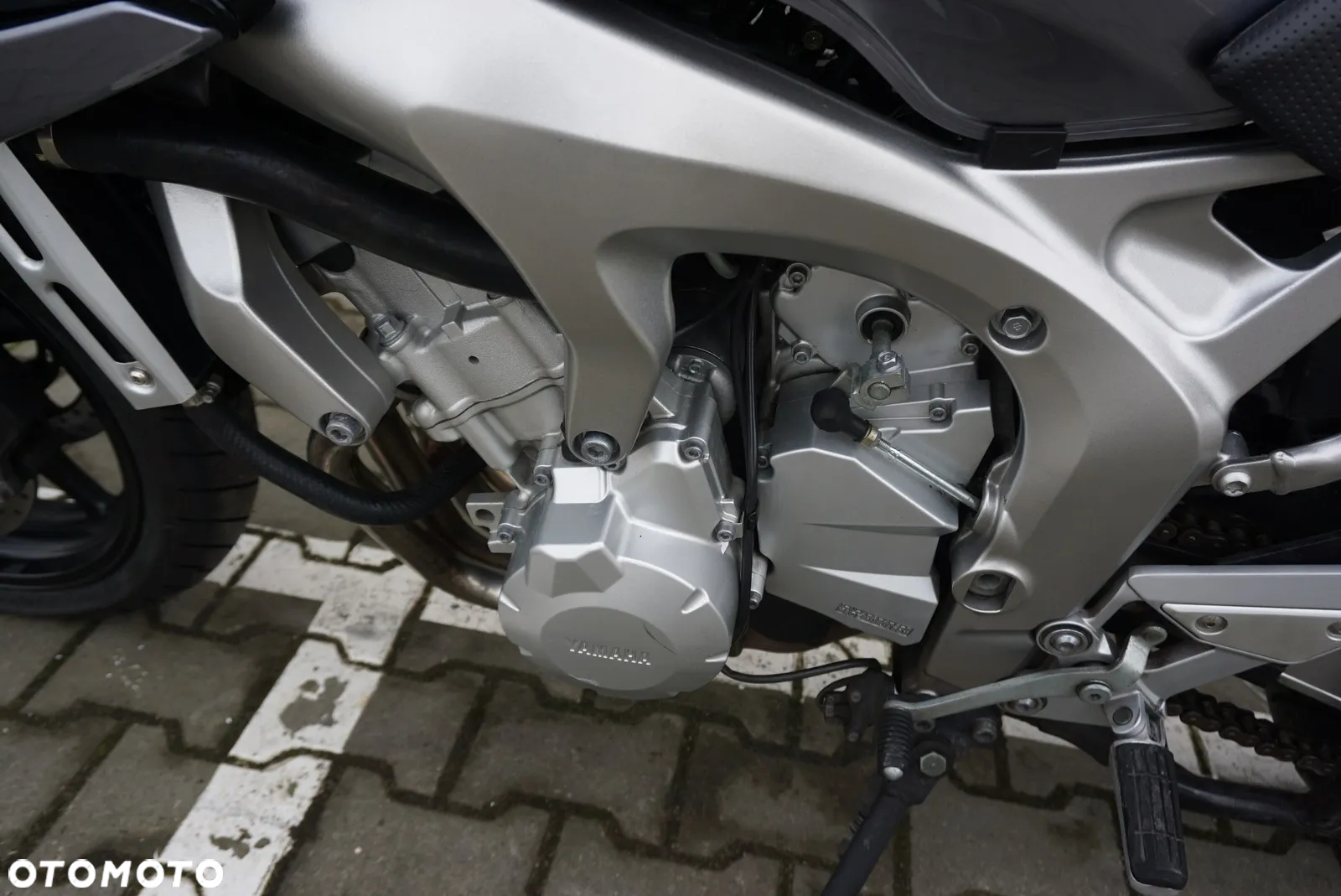 Yamaha FZ - 24