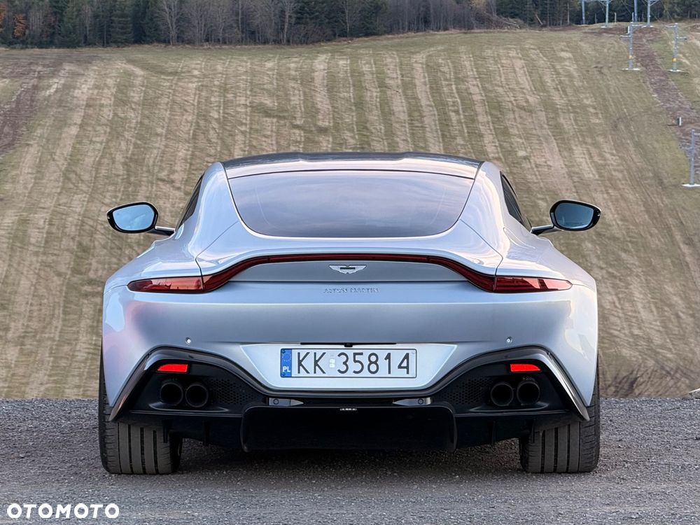 Aston Martin Vantage - 1