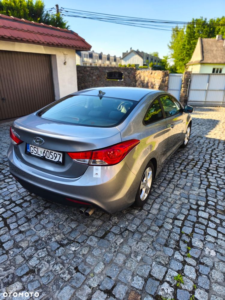 Hyundai Elantra - 7