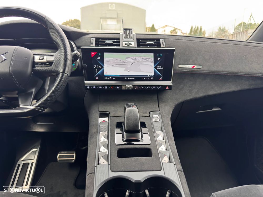 DS DS7 4x4 300 Performance Line - 57