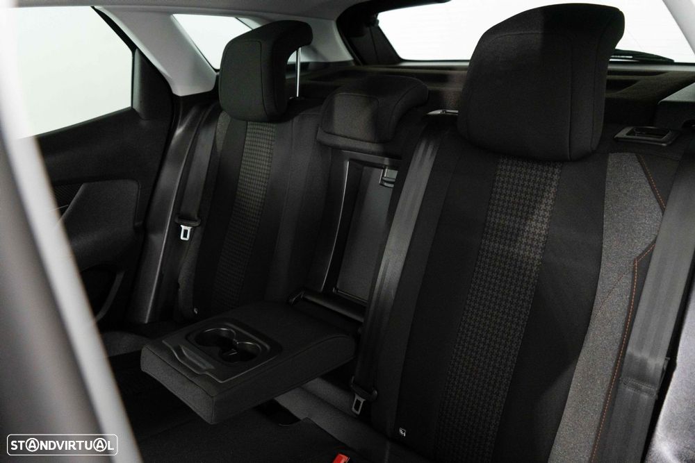 Peugeot 3008 1.2 PureTech Allure EAT8 - 11