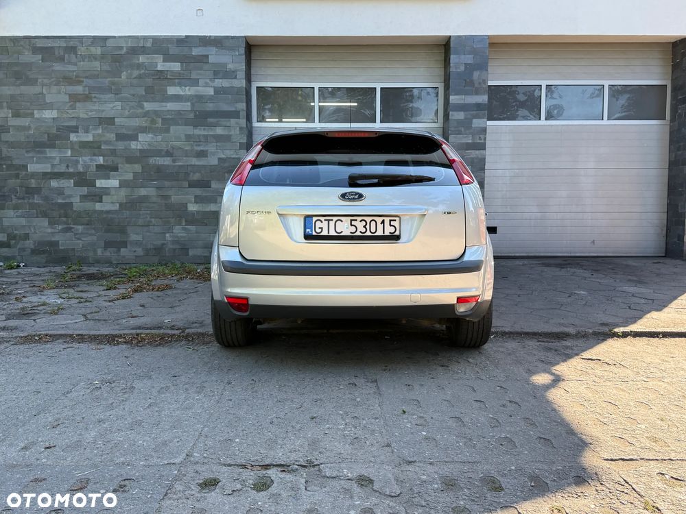Ford Focus 1.6 TDCi DPF Style - 5