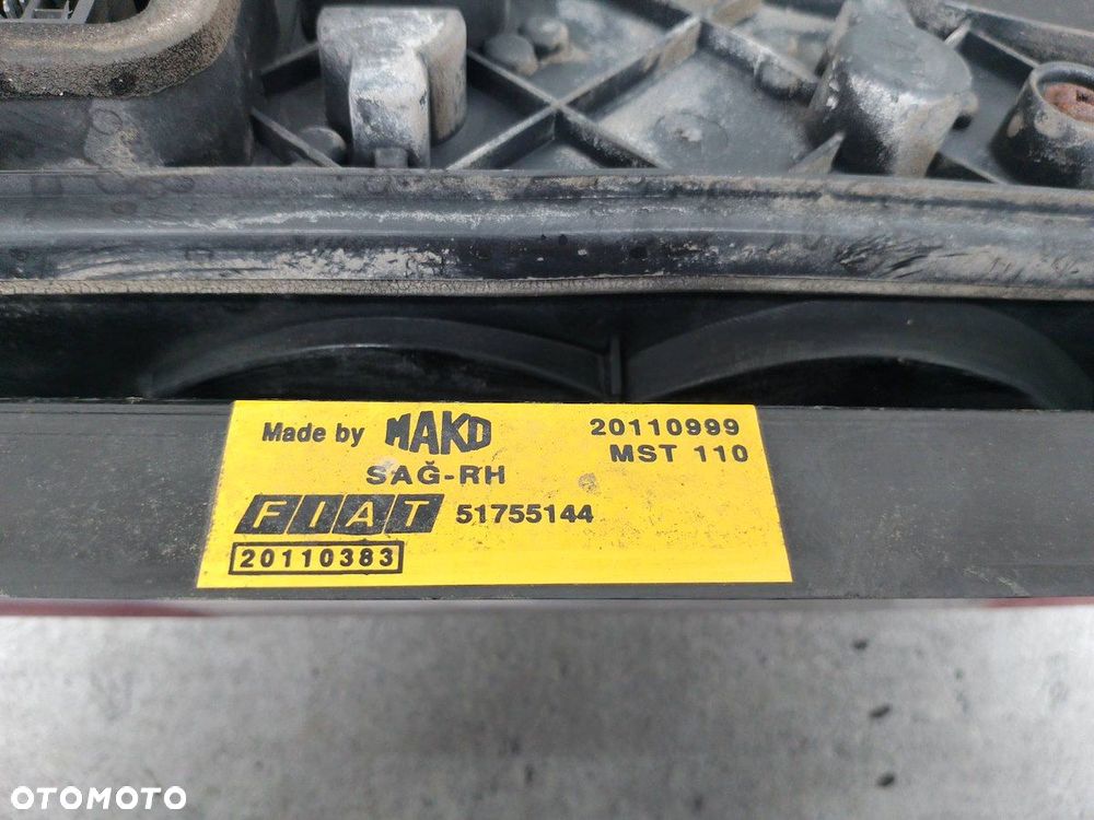 LAMPA TYLNA PRAWA FIAT DOBLO II 51755144 20110999 - 10