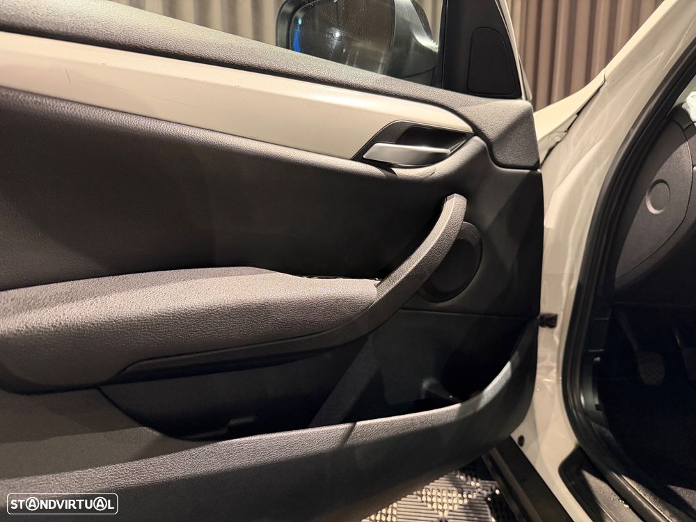 BMW X1 18 d sDrive Line Sport - 15