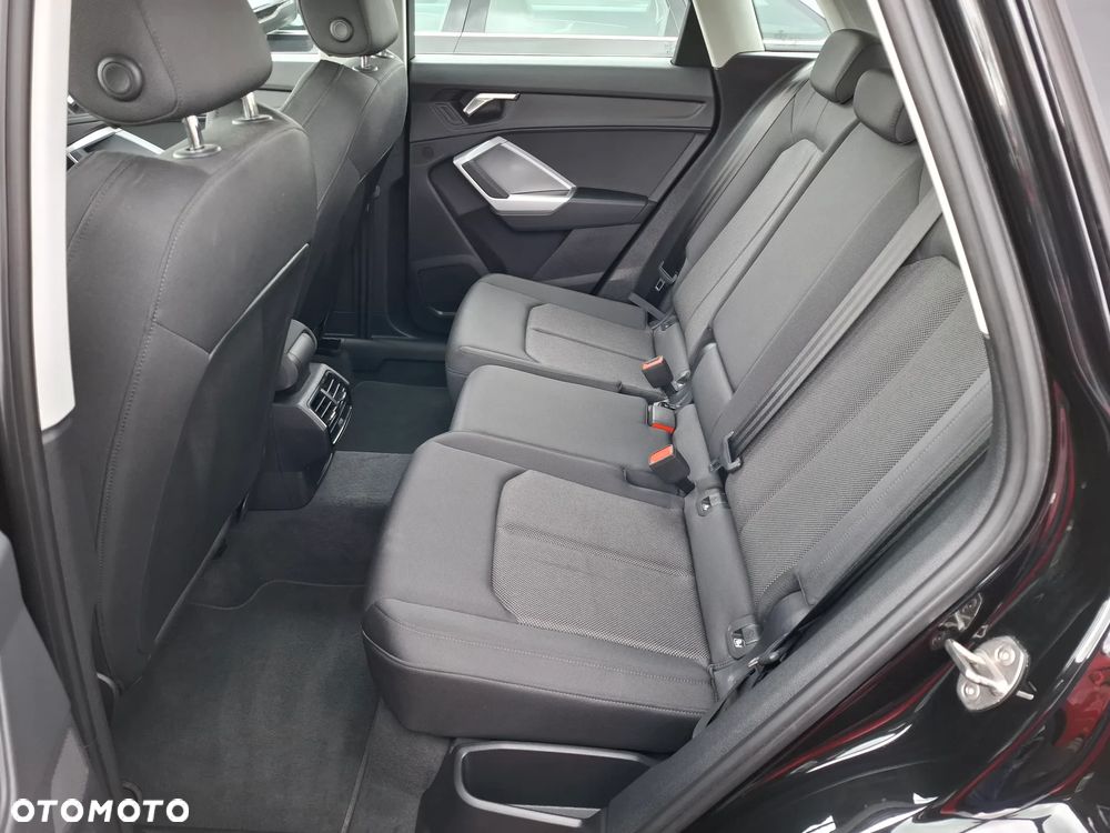 Audi Q3 35 TFSI S tronic - 11