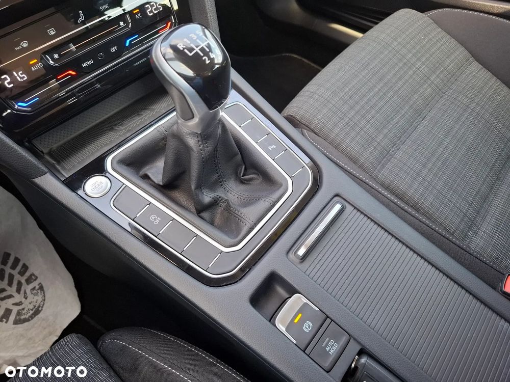 Volkswagen Passat Variant 2.0 TDI EVO Business - 27