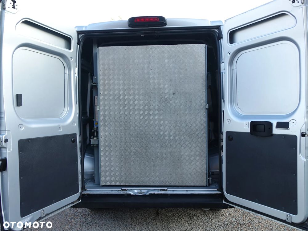 Peugeot Boxer 3-osobowy L2H2 RAMPA ZAŁADOWCZA | ZABUDOWA WARSZTATOWA - 20