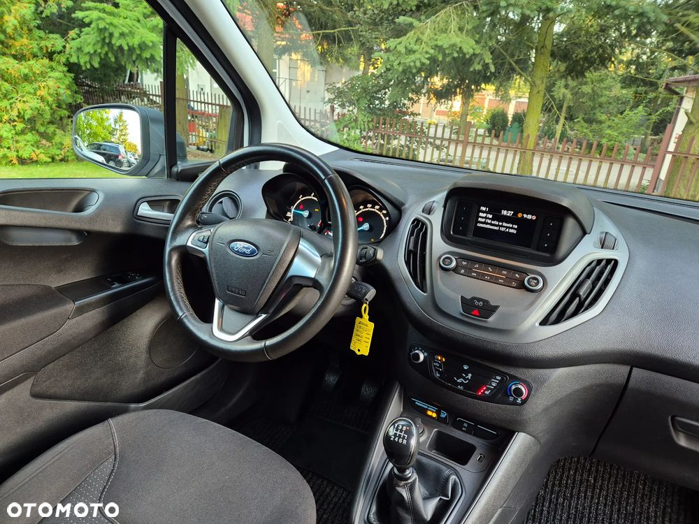 Ford Transit Courier - 9