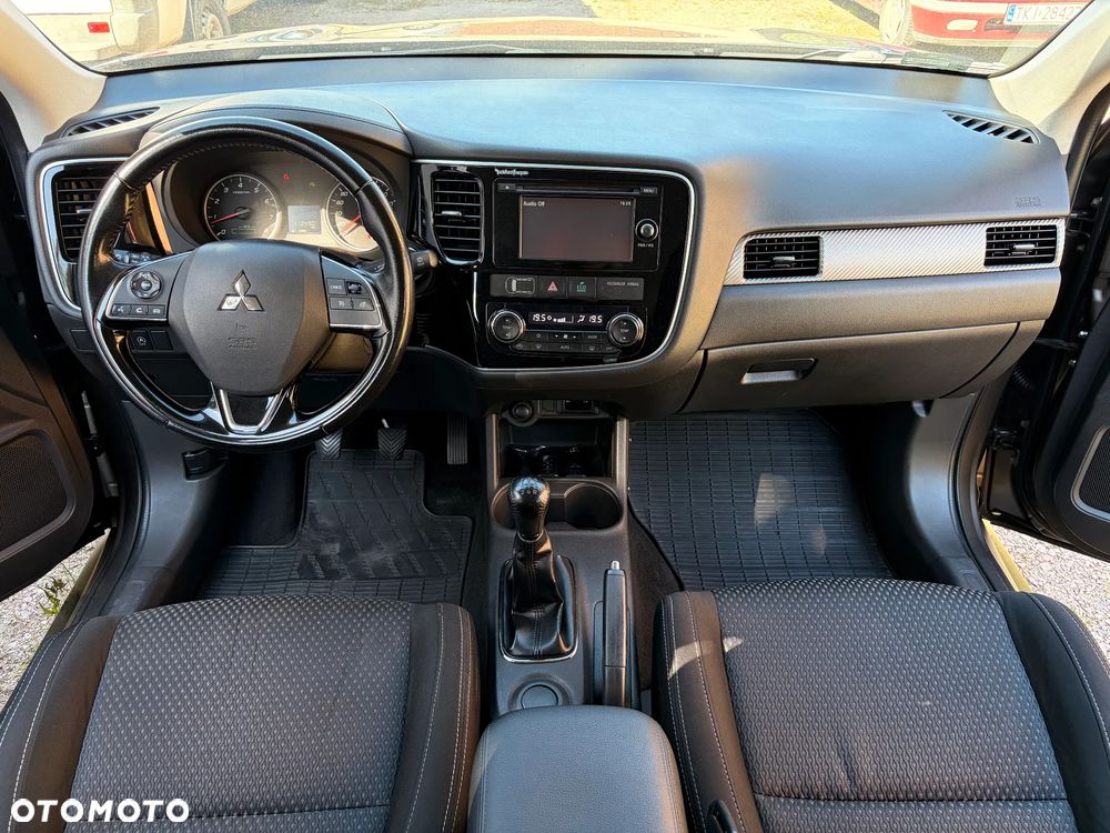 Mitsubishi Outlander 2.0 Intense 2WD - 16