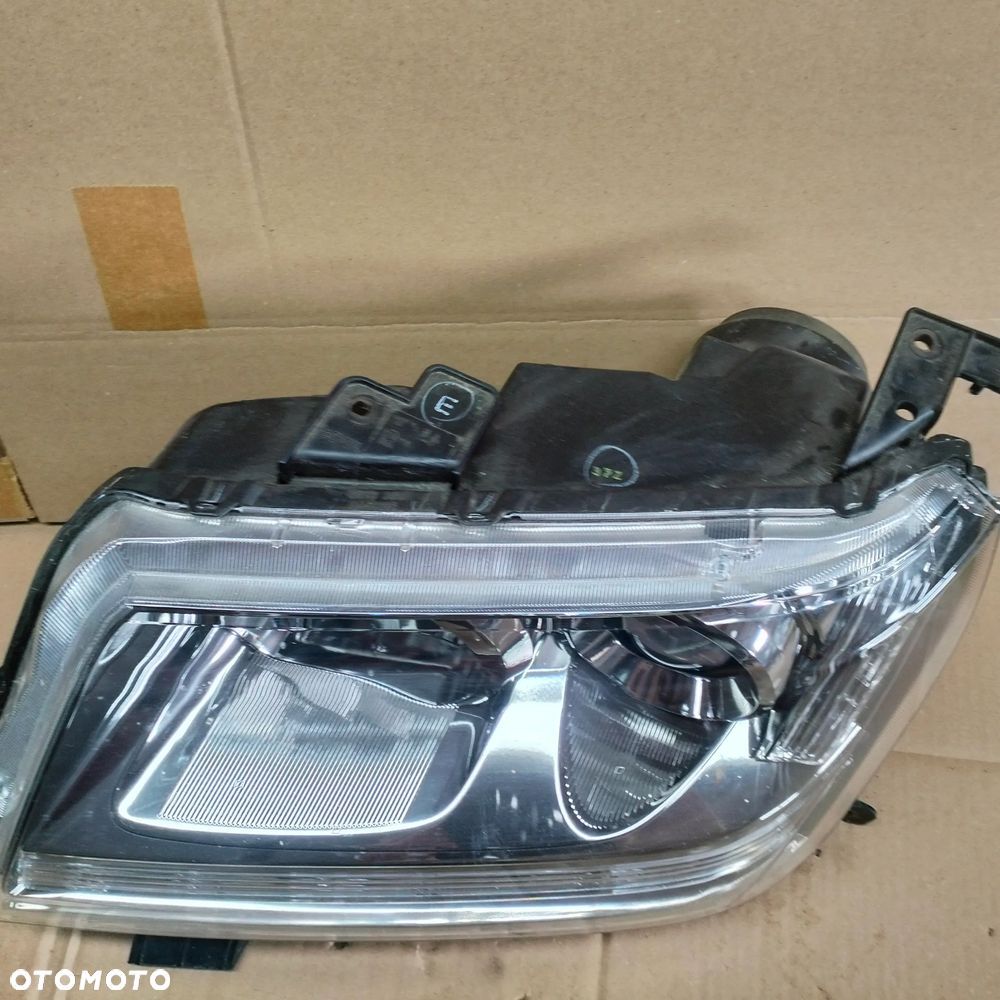 SUZUKI VITARA 2 LAMPA PRZÓD LEWA ŁADNA - 3