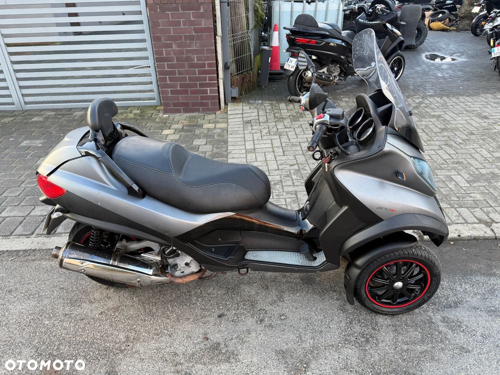 Piaggio MP-3 - 7
