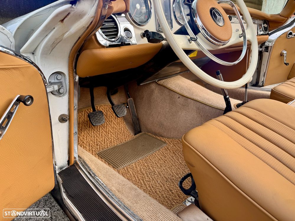 Mercedes-Benz SL 230 - 36