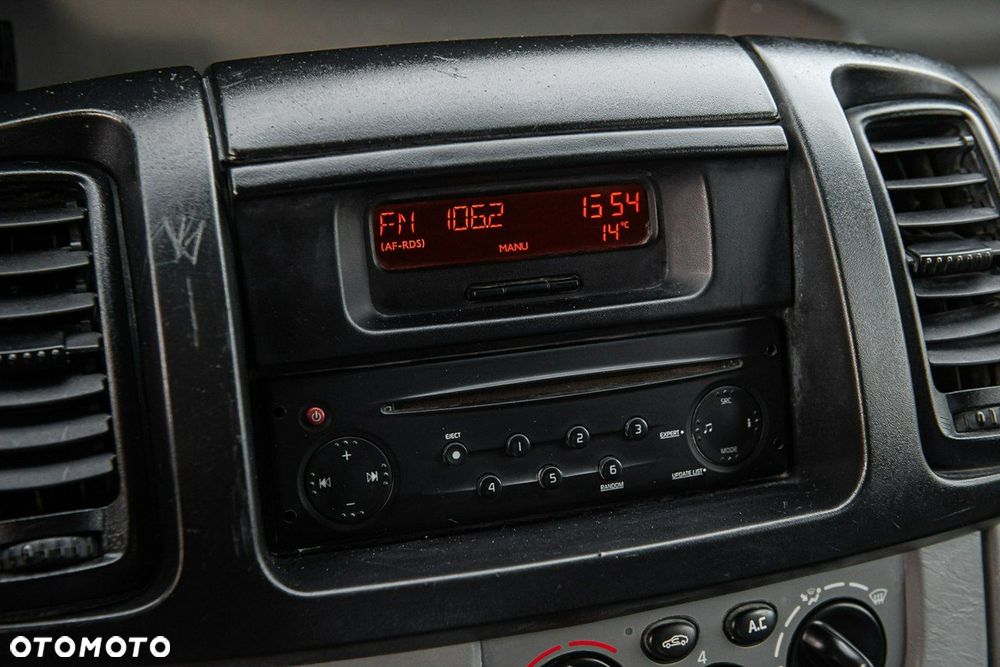 Renault Trafic - 16