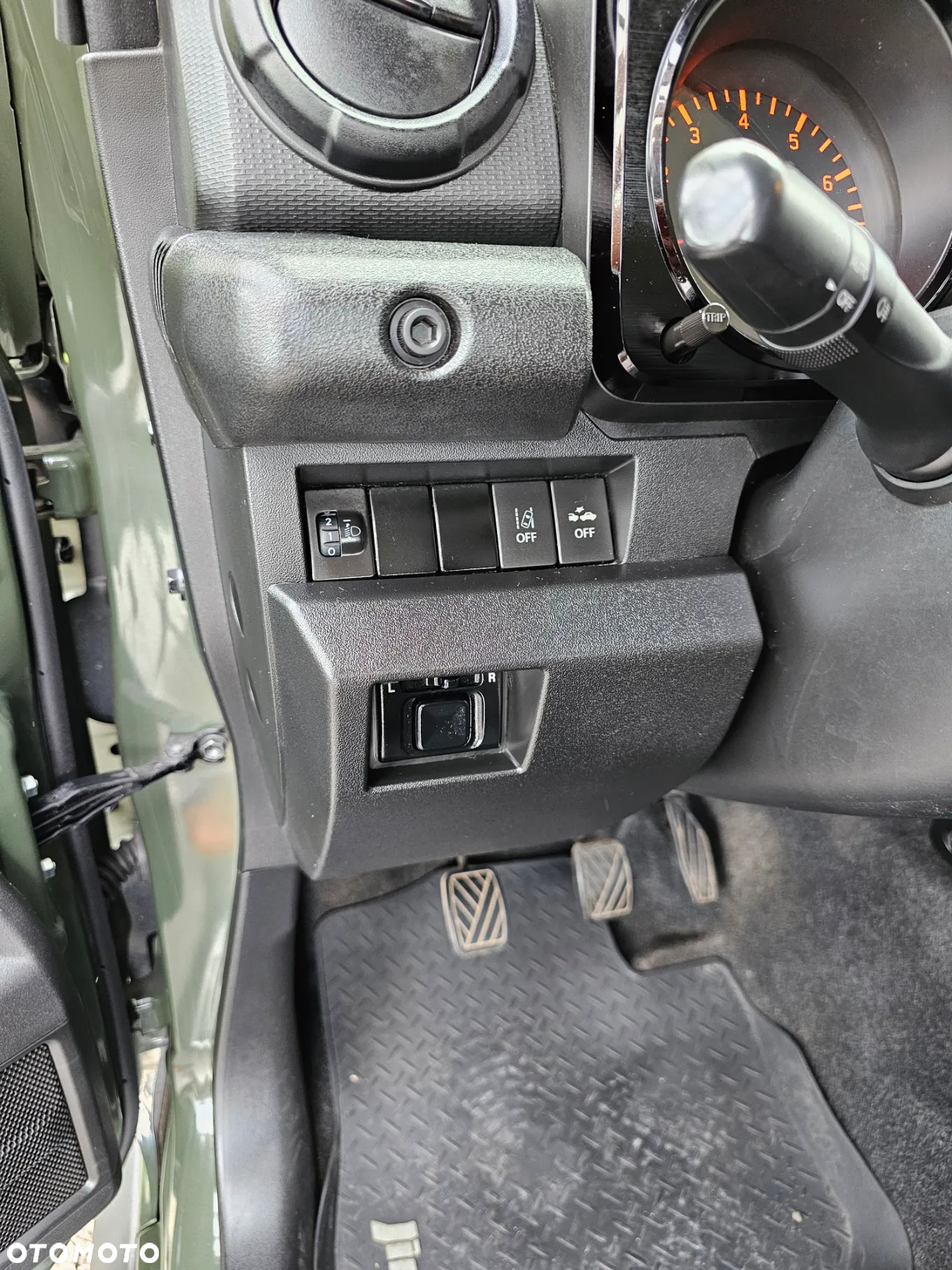 Suzuki Jimny 1.5 Premium - 22