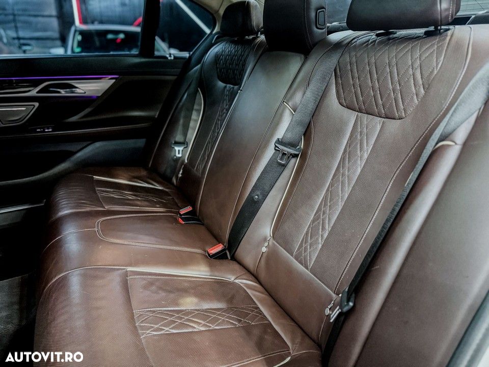 BMW Seria 7 740Li - 23