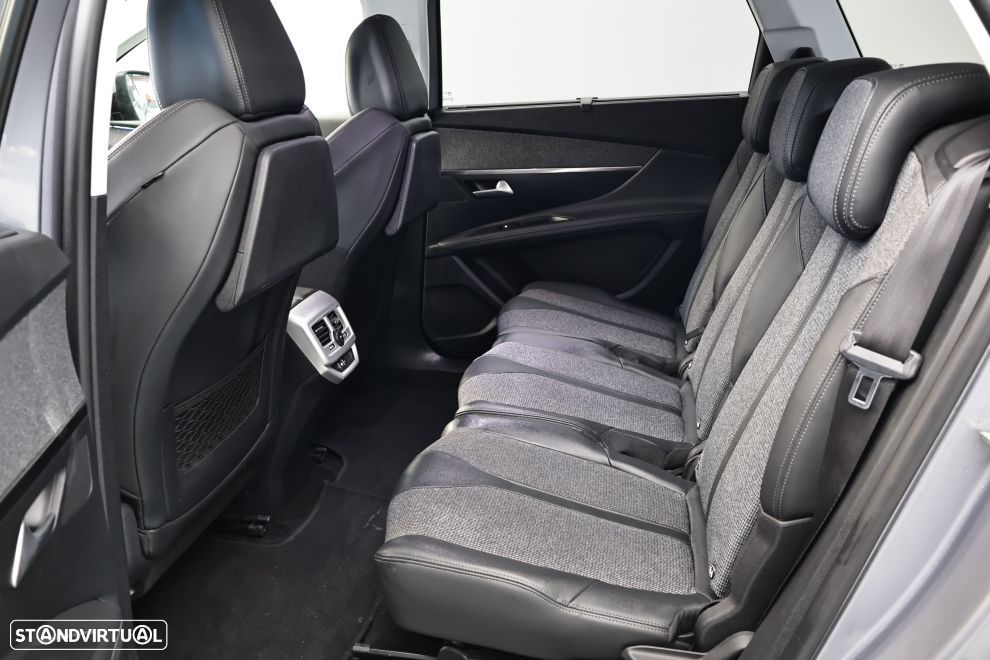 Peugeot 5008 1.5 BlueHDi Allure EAT8 - 26