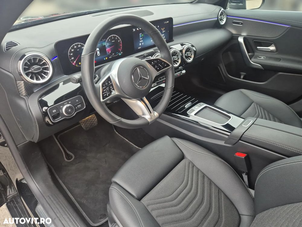 Mercedes-Benz CLA 180 7G-DCT - 11