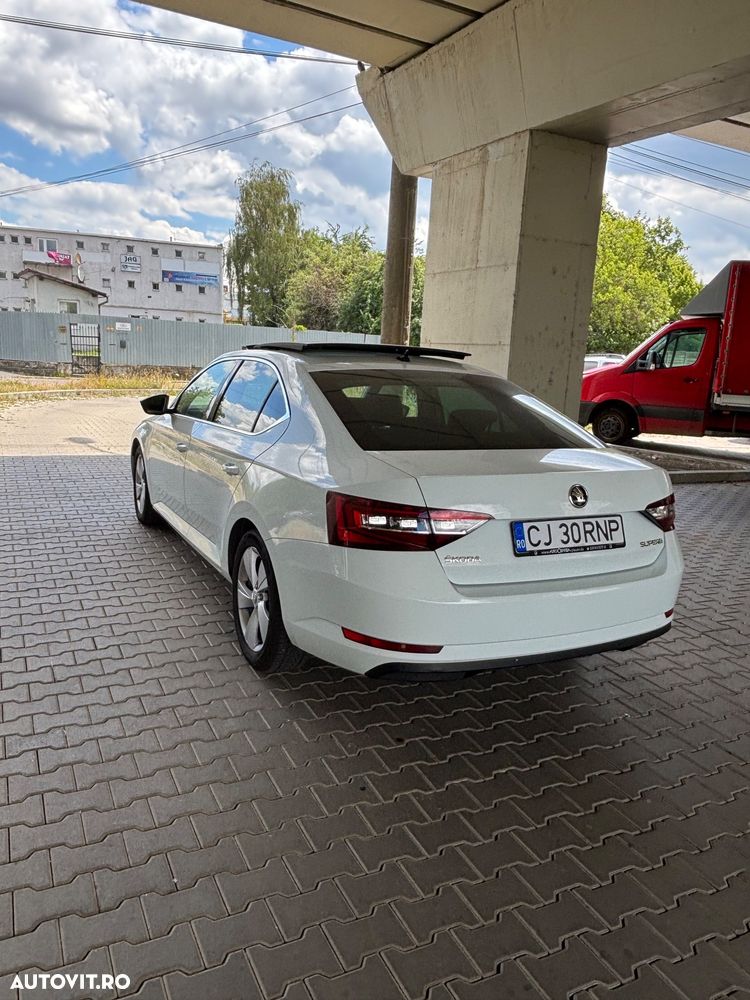 Skoda Superb 2.0 TDI DSG Sportline - 5
