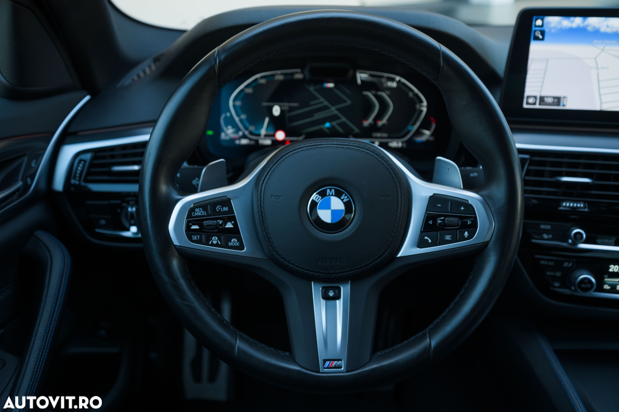BMW Seria 5 530d xDrive AT MHEV - 15