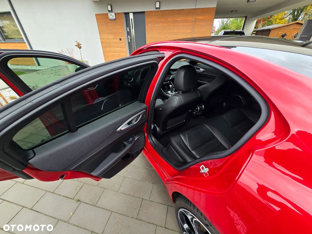 Alfa Romeo Giulia 2.0 Turbo 16V AT8 Veloce - 23