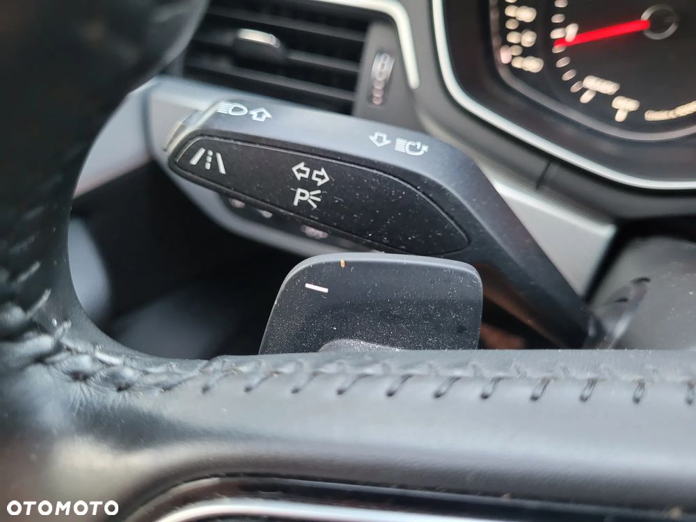 Audi A4 Avant 2.0 TDI S tronic quattro - 29