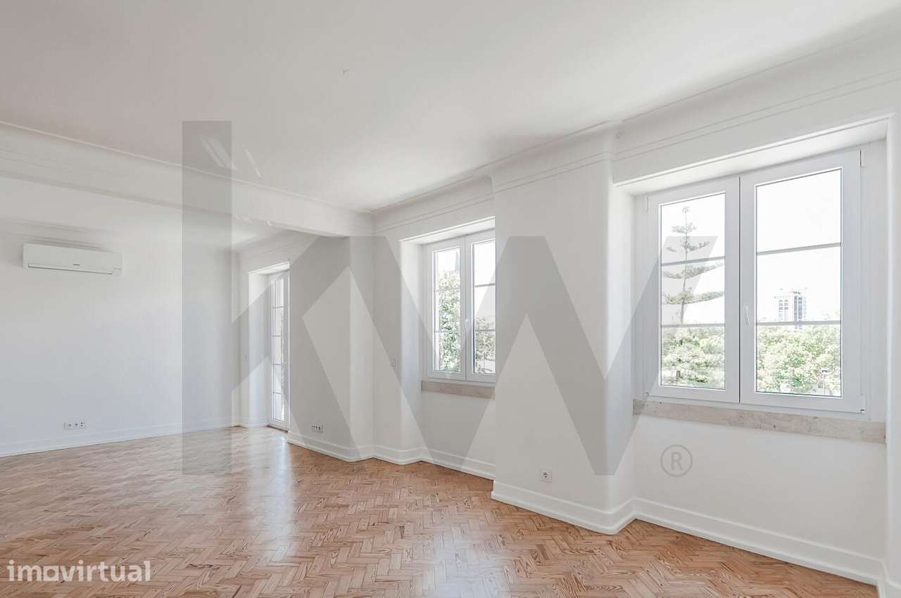 Apartamento T2 Remodelado na Praça de Londres - 115 m2 úteis - Grande imagem: 5/43