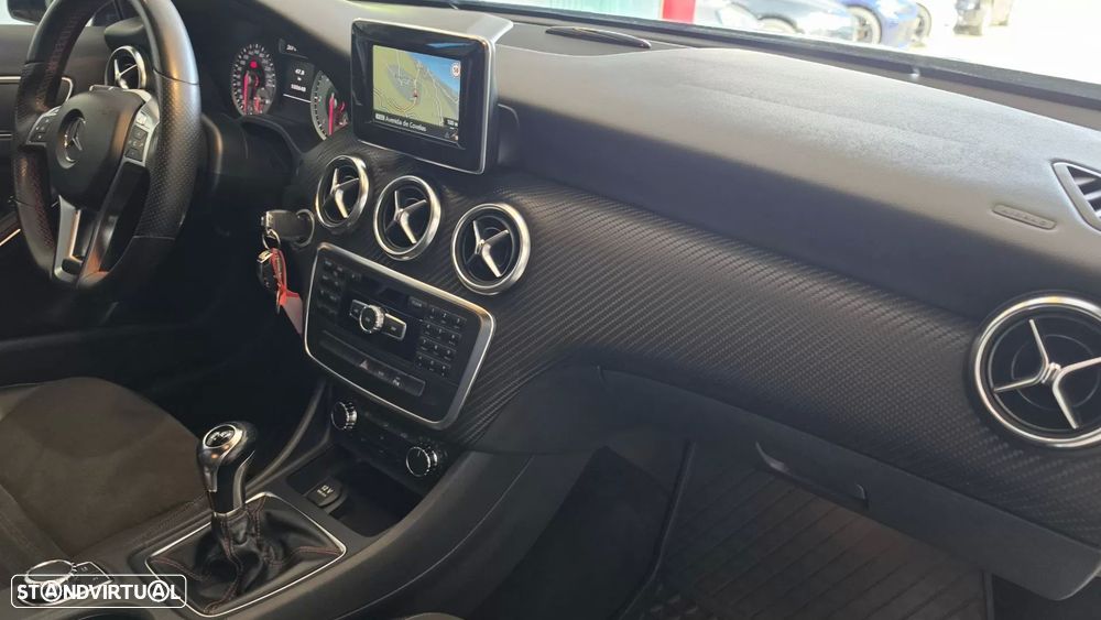 Mercedes-Benz A 180 d AMG Line - 52