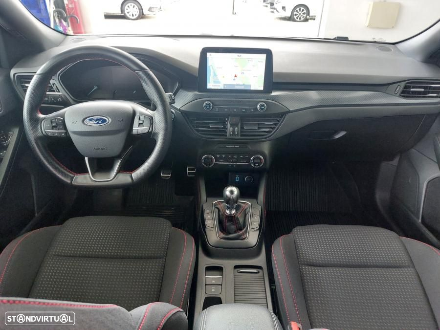Ford Focus SW 1.0 EcoBoost ST-Line - 11