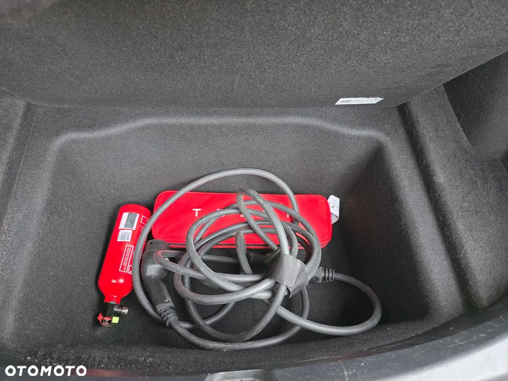 Tesla Model 3 - 12
