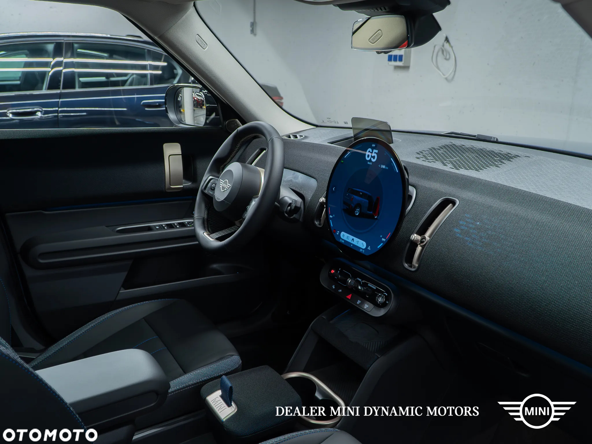 MINI Countryman E Classic Trim - 18