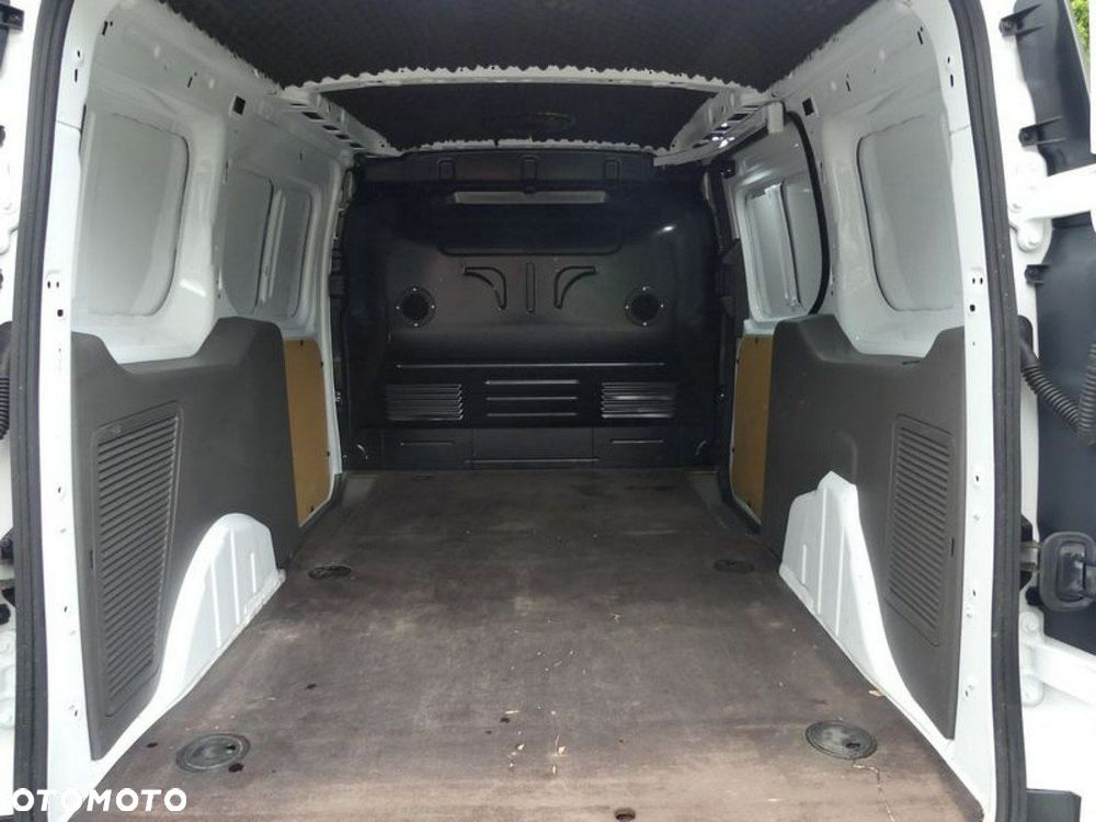 Ford Transit Connect - 14