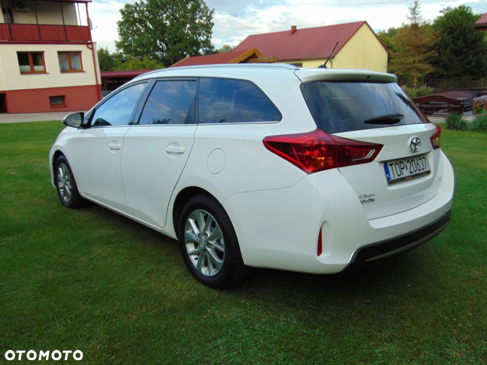 Toyota Auris 1.4 D-4D Luna - 17