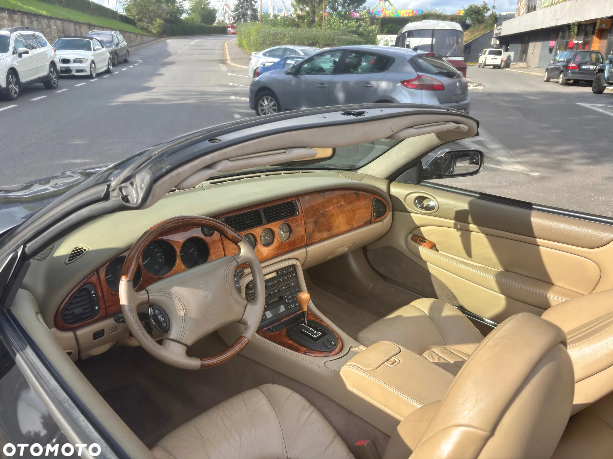 Jaguar XK - 4