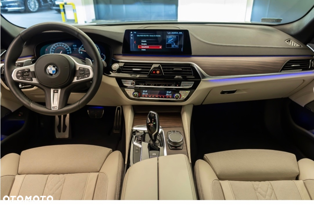 BMW Seria 5 540i xDrive - 9