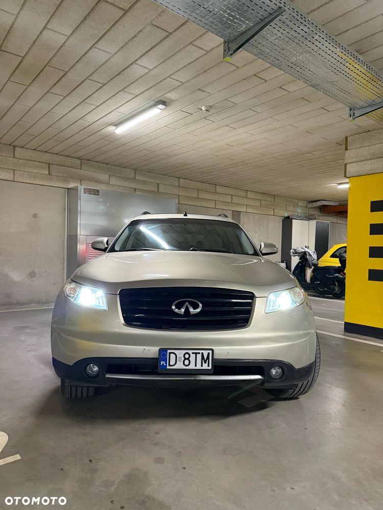 Infiniti FX - 5